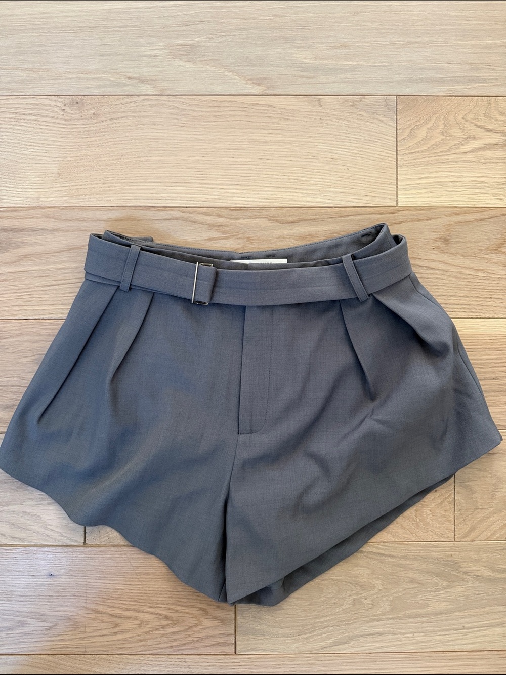 High-Waist Pleated Women's Shorts in grey with Belt